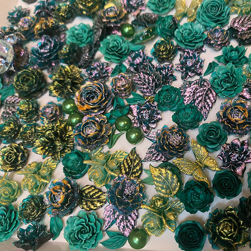 BJD502 About 10‑30g Green Series Iridescent Mixed Soft Rubber Flower Blind Box, Hand‑Sculpted 3D Roses Lotus Peony Camellia Eustoma Butterfly Leaf Bead DIY Craft Accessory for Bouquet Jewelry Making