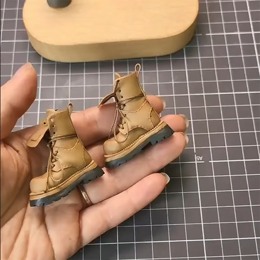 BJD476 [PRE‑ORDER 30 Working Days] Handmade Clay High Boots for BJD Blythe OB22 OB24, Removable Wearable, Clay‑Made Faux‑Leather Finish, Multiple Color Options