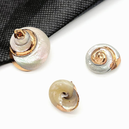 X2293 Natural sea shell with gold-gilded edges pendant for DIY handmade bracelet, necklace, earrings or other decorative accessories. Material: Natural sea shell