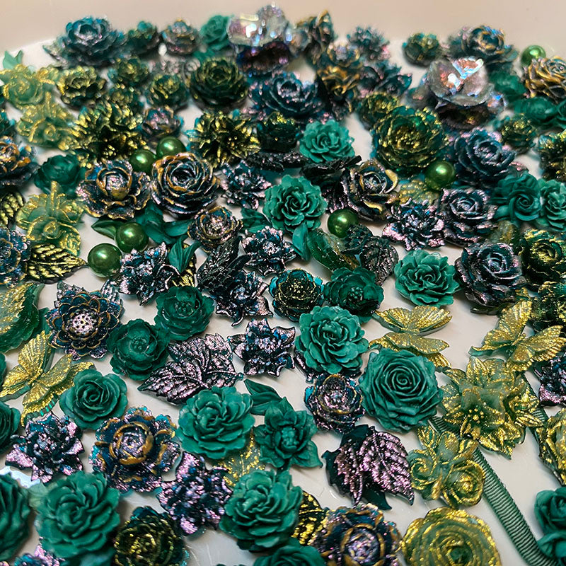 BJD502 About 10‑30g Green Series Iridescent Mixed Soft Rubber Flower Blind Box, Hand‑Sculpted 3D Roses Lotus Peony Camellia Eustoma Butterfly Leaf Bead DIY Craft Accessory for Bouquet Jewelry Making