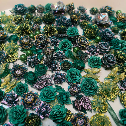 BJD502 About 10‑30g Green Series Iridescent Mixed Soft Rubber Flower Blind Box, Hand‑Sculpted 3D Roses Lotus Peony Camellia Eustoma Butterfly Leaf Bead DIY Craft Accessory for Bouquet Jewelry Making