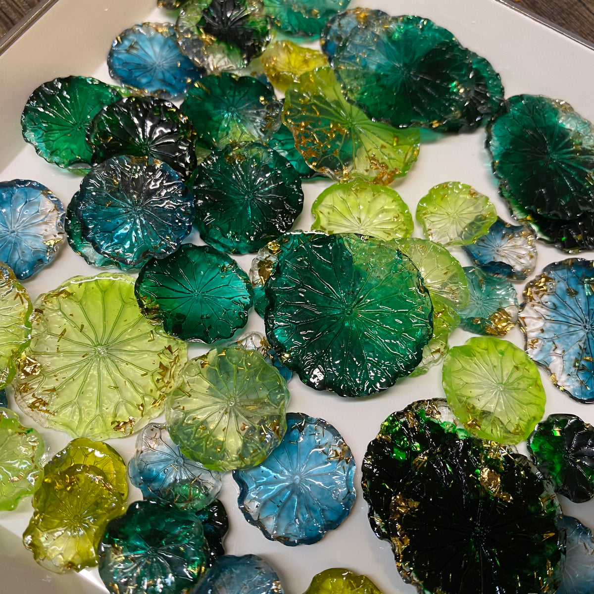 BJD498 About 10/30g  Mixed Clear Soft Rubber Flower Leaf Cabochons, Gold Foil Iridescent 3D Lotus Leaves, Blind Box DIY Craft Supplies for BJD Doll Basket Bouquet Jewelry Making Accessories