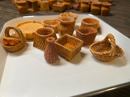 BJD501 Resin Simulation Woven Mini Basket, Heart Ingot Square Shapes, Dollhouse Container for Mini Bouquet Food Play Bread, DIY Ornament Fridge Magnet Craft Supplies