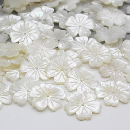 X2425 20mm Natural White Mother of Pearl & Queen Conch Shell 5-Petal Cherry Blossom Charms, Hand Carved Shell Flower Beads for DIY Ancient Hairpins Bracelets Necklaces Earrings, 1 Piece