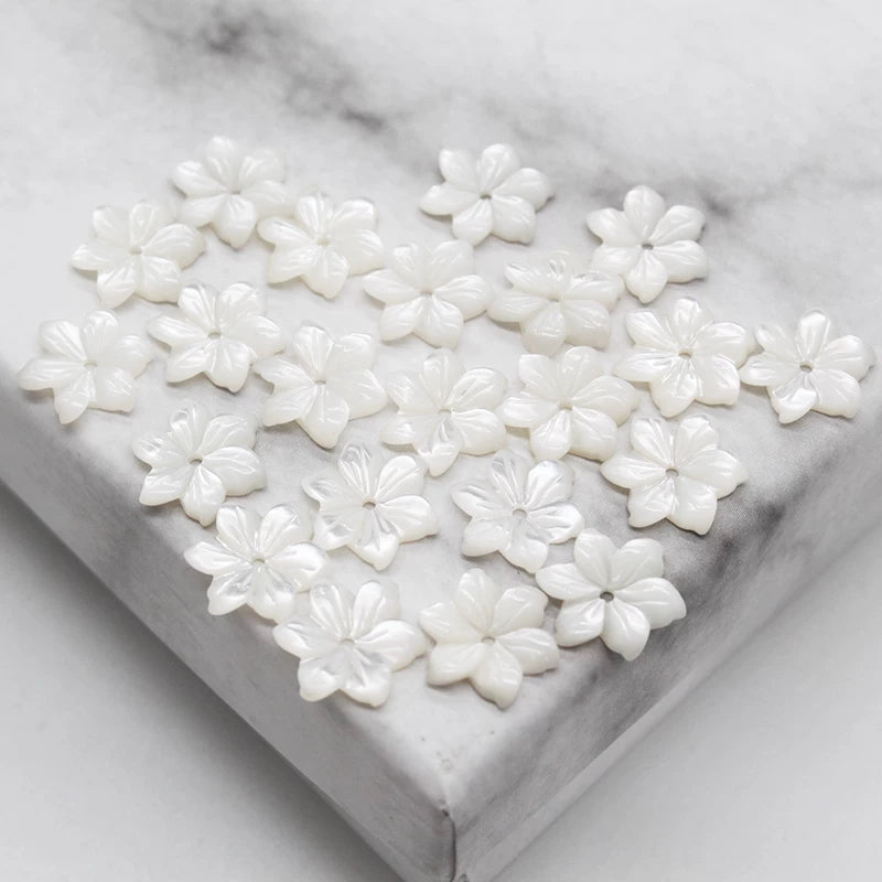 X2427 8/10mm Natural white mother-of-pearl powder, 6-petal & 7-petal carved shell flower cutouts. Ideal DIY craft materials for traditional Hanfu decoration, handmade earrings, bracelets, necklaces and various ornamental accessories