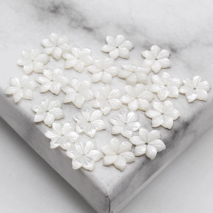 X2427 8/10mm Natural white mother-of-pearl powder, 6-petal & 7-petal carved shell flower cutouts. Ideal DIY craft materials for traditional Hanfu decoration, handmade earrings, bracelets, necklaces and various ornamental accessories
