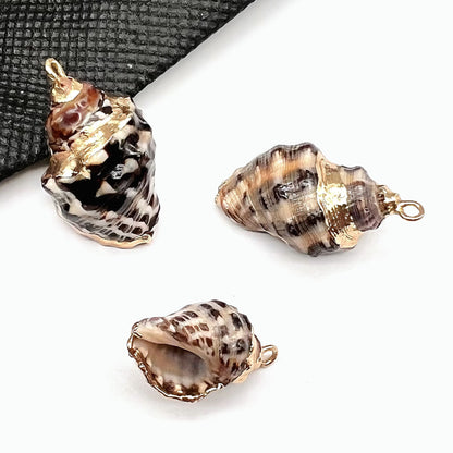 X2293 Natural sea shell with gold-gilded edges pendant for DIY handmade bracelet, necklace, earrings or other decorative accessories. Material: Natural sea shell