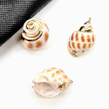 X2293 Natural sea shell with gold-gilded edges pendant for DIY handmade bracelet, necklace, earrings or other decorative accessories. Material: Natural sea shell