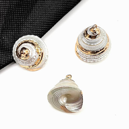 X2293 Natural sea shell with gold-gilded edges pendant for DIY handmade bracelet, necklace, earrings or other decorative accessories. Material: Natural sea shell
