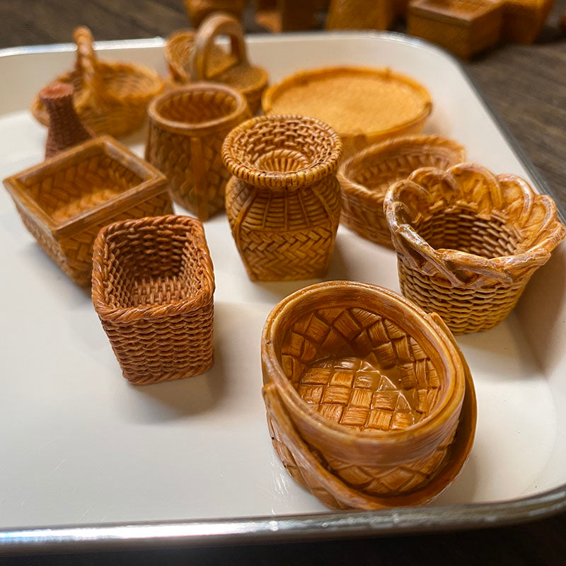BJD501 Resin Simulation Woven Mini Basket, Heart Ingot Square Shapes, Dollhouse Container for Mini Bouquet Food Play Bread, DIY Ornament Fridge Magnet Craft Supplies