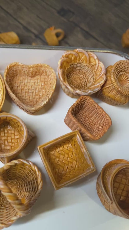 BJD501 Resin Simulation Woven Mini Basket, Heart Ingot Square Shapes, Dollhouse Container for Mini Bouquet Food Play Bread, DIY Ornament Fridge Magnet Craft Supplies